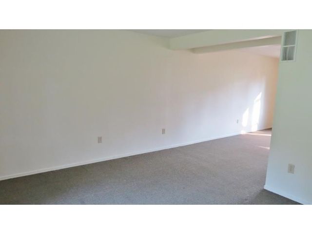 119 Hidden Valley Rd, Peters Twp, PA 15317