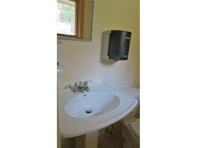 119 Hidden Valley Rd, Peters Twp, PA 15317