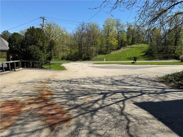 119 Hidden Valley Rd, Peters Twp, PA 15317