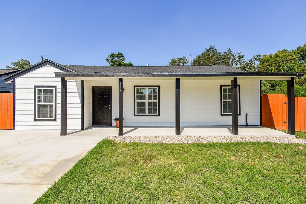 5433 Chennault Road, Houston, TX 77033