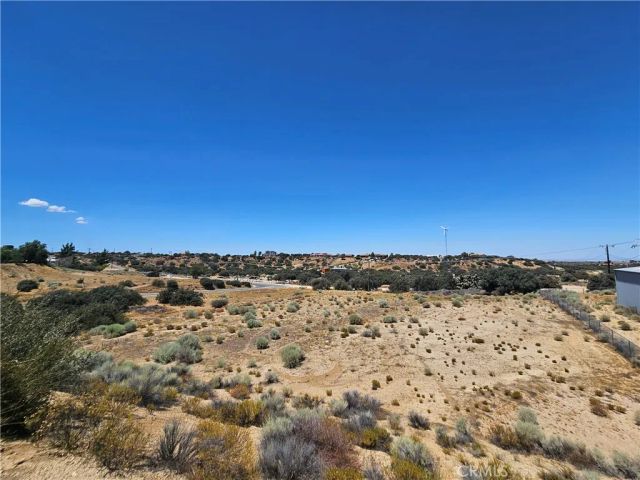 10735 Ranchero, Oak Hills, CA 92344