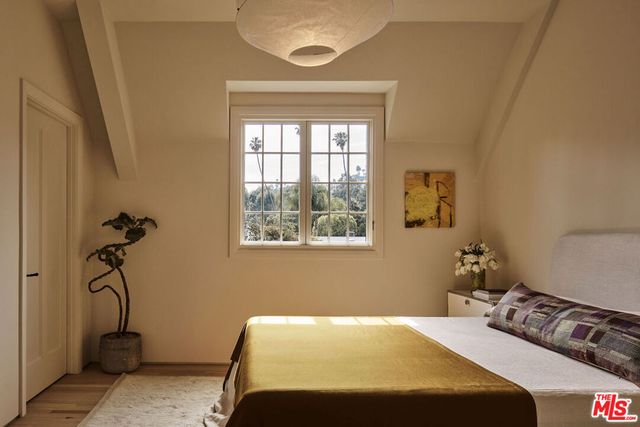 2027 Laughlin Park Drive, Los Angeles, CA 90027