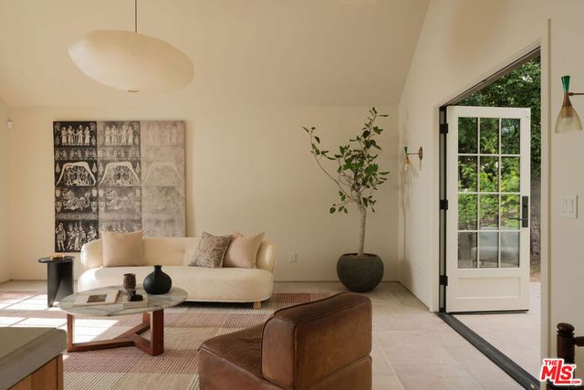 2027 Laughlin Park Drive, Los Angeles, CA 90027