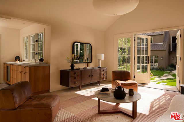 2027 Laughlin Park Drive, Los Angeles, CA 90027