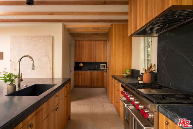 2027 Laughlin Park Drive, Los Angeles, CA 90027