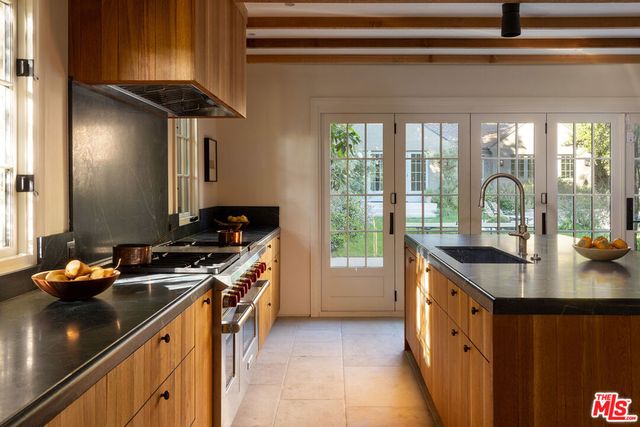 2027 Laughlin Park Drive, Los Angeles, CA 90027