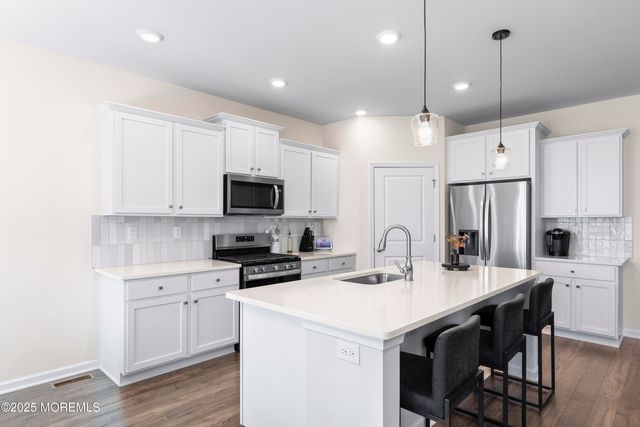 31 Osprey Avenue, Manahawkin, NJ 08050