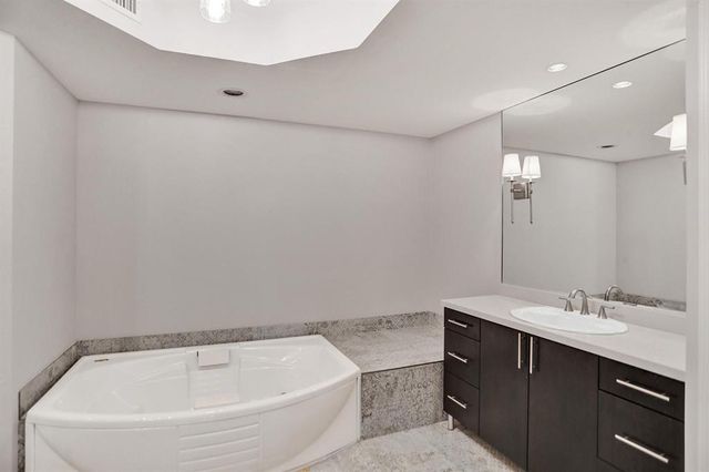 1228 Hillsboro 204, Hillsboro Beach, FL 33062