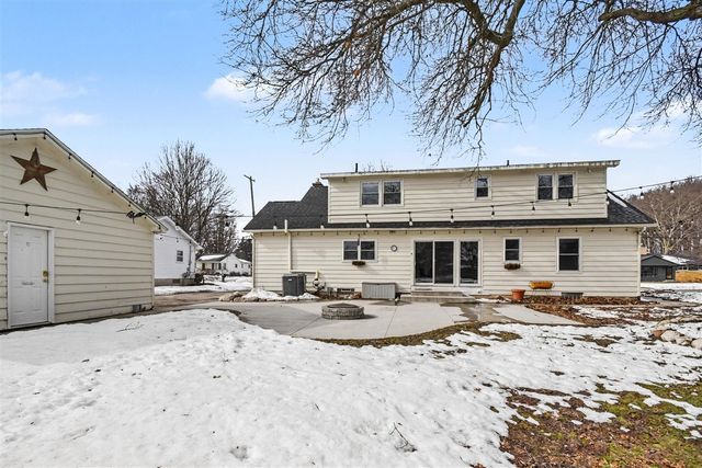 8246 Harlow Avenue, Byron Center, MI 49315