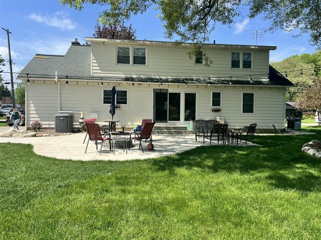 8246 Harlow Avenue, Byron Center, MI 49315