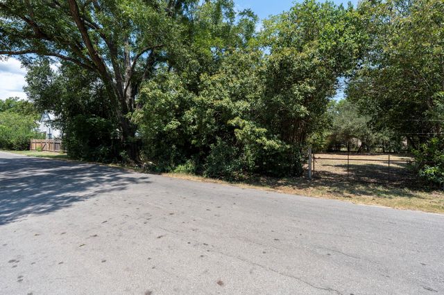 408 East ST, Buda, TX 78610