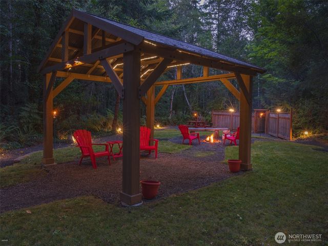 5441 E Grapeview Loop Road, Allyn, WA 98524