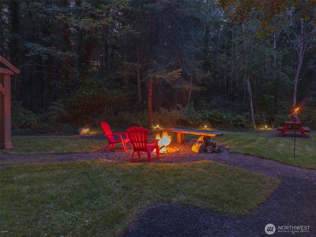 5441 E Grapeview Loop Road, Allyn, WA 98524