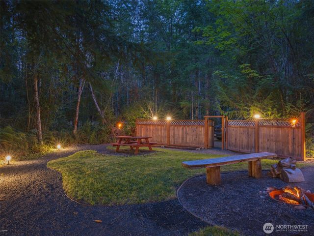 5441 E Grapeview Loop Road, Allyn, WA 98524