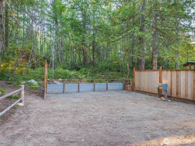 5441 E Grapeview Loop Road, Allyn, WA 98524