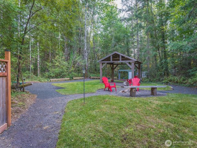 5441 E Grapeview Loop Road, Allyn, WA 98524