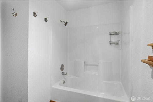 1239 Juniper Dr SE, Olympia, WA 98513