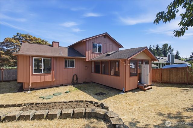 1239 Juniper Dr SE, Olympia, WA 98513