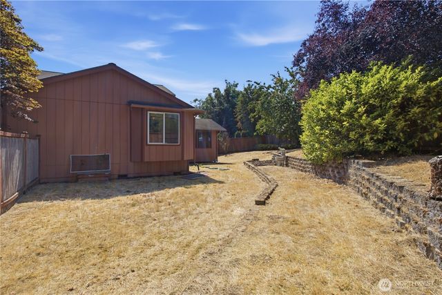 1239 Juniper Dr SE, Olympia, WA 98513