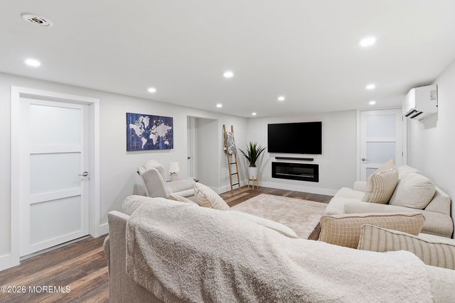 22 Washington Drive, Brick, NJ 08724