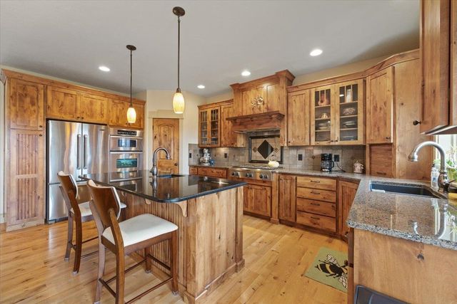 11812 S FAIRWAY RIDGE Ln, Spokane, WA 99224