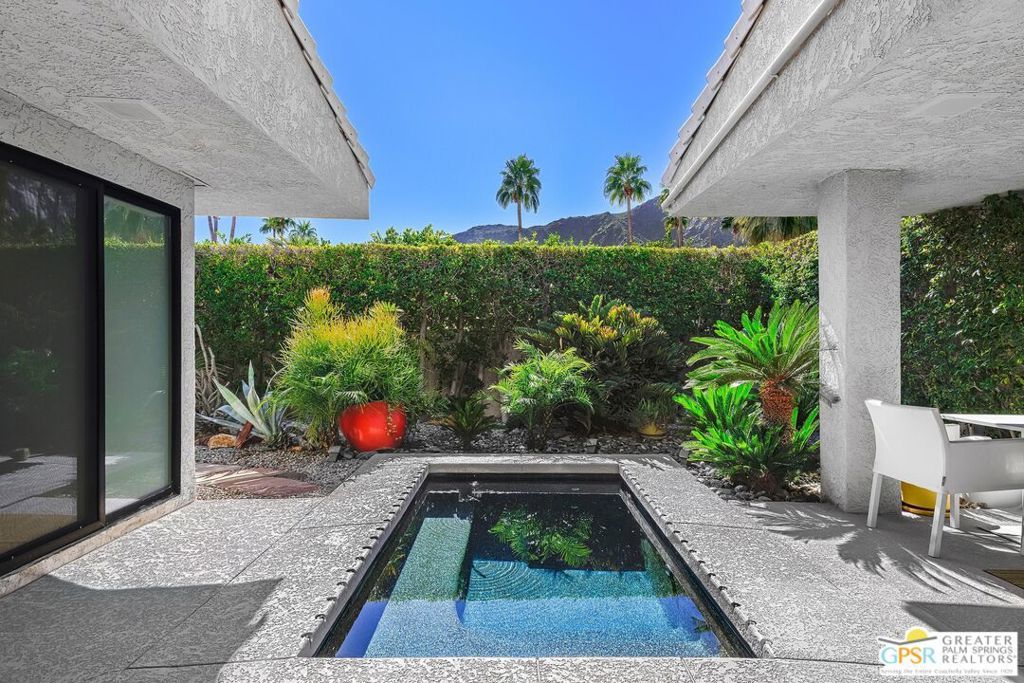 Image 12 of property listing at 1180 Los Robles Drive, Palm Springs, CA 92262
