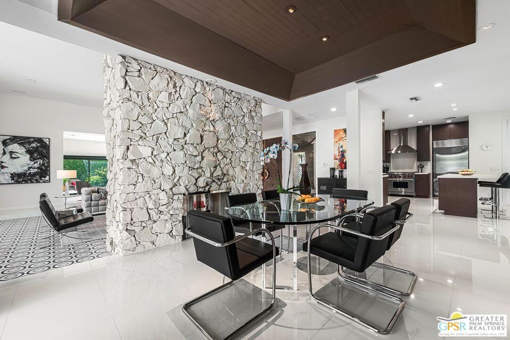 Image 14 of property listing at 1180 Los Robles Drive, Palm Springs, CA 92262