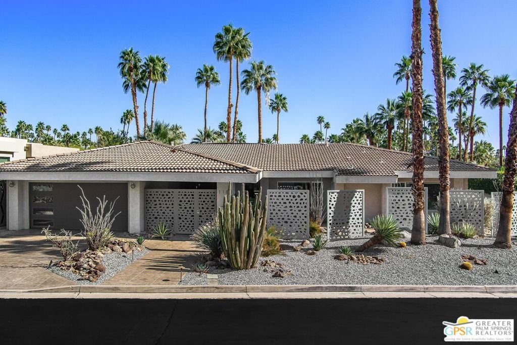 Image 2 of property listing at 1180 Los Robles Drive, Palm Springs, CA 92262