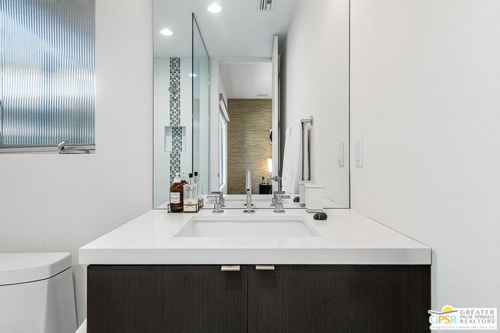 Image 24 of property listing at 1180 Los Robles Drive, Palm Springs, CA 92262