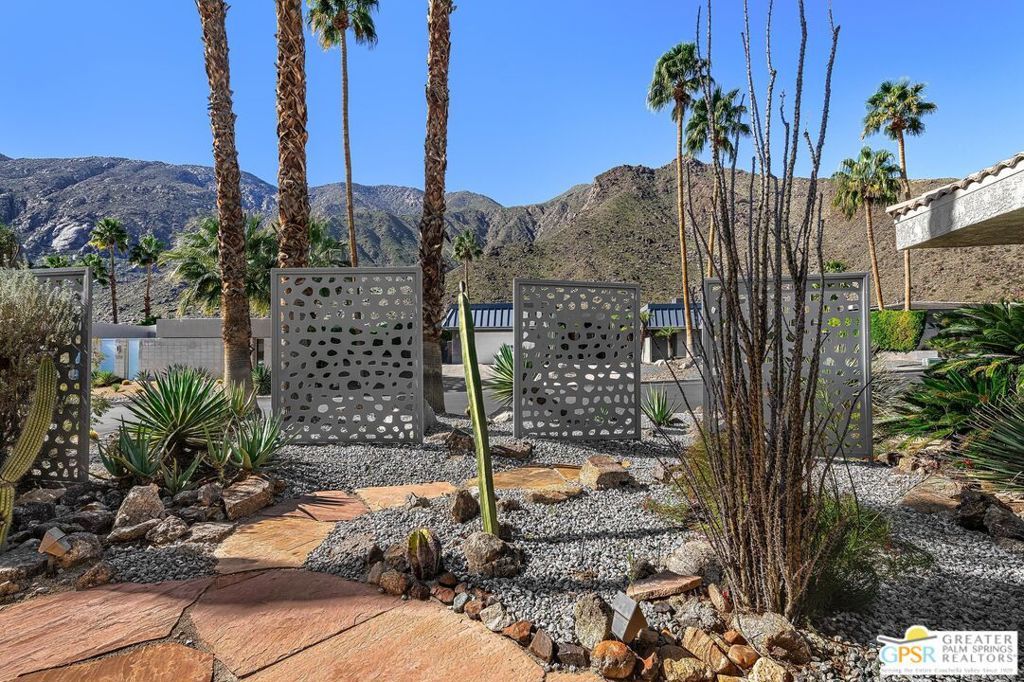 Image 3 of property listing at 1180 Los Robles Drive, Palm Springs, CA 92262