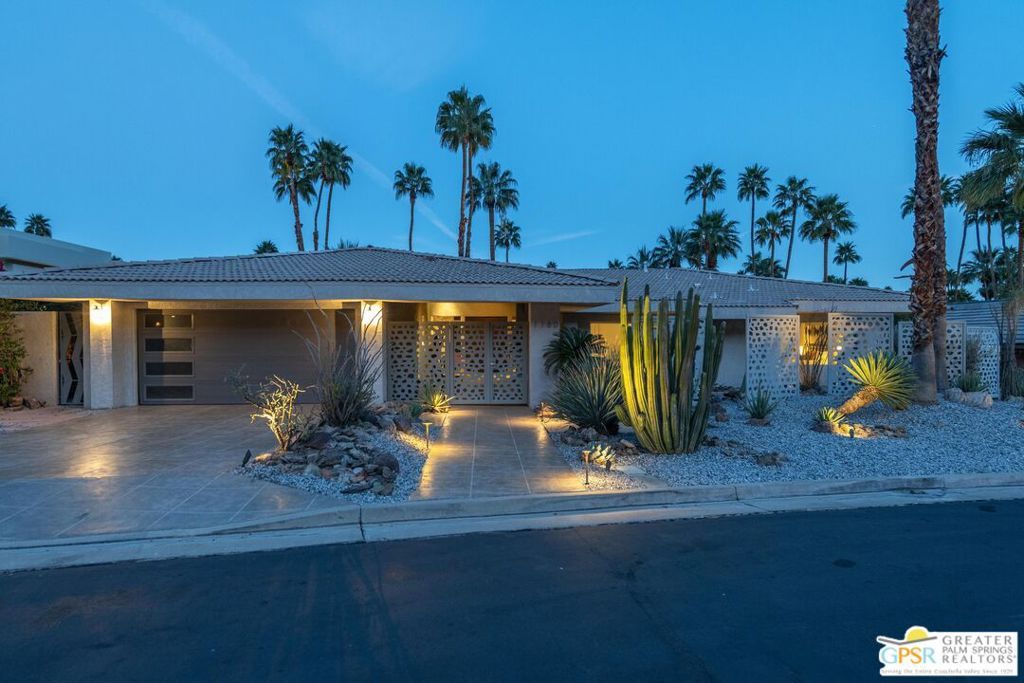 Image 33 of property listing at 1180 Los Robles Drive, Palm Springs, CA 92262