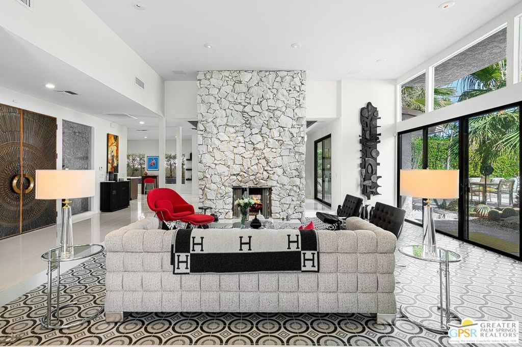 Image 6 of property listing at 1180 Los Robles Drive, Palm Springs, CA 92262