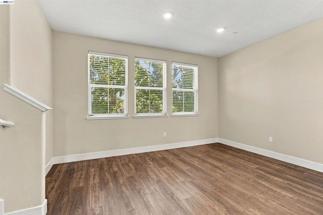 24217 2nd St, Hayward, CA 94541