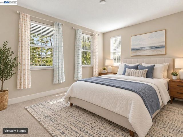 24217 2nd St, Hayward, CA 94541