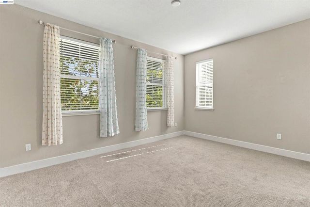 24217 2nd St, Hayward, CA 94541