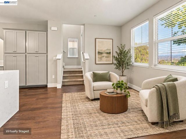 24217 2nd St, Hayward, CA 94541
