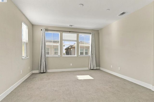 24217 2nd St, Hayward, CA 94541