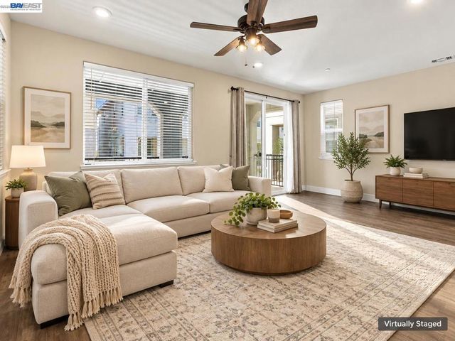 24217 2nd St, Hayward, CA 94541