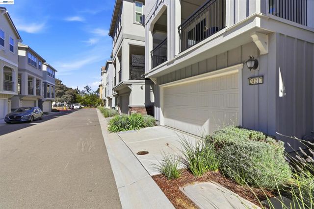 24217 2nd St, Hayward, CA 94541