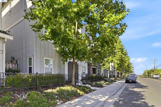 24217 2nd St, Hayward, CA 94541
