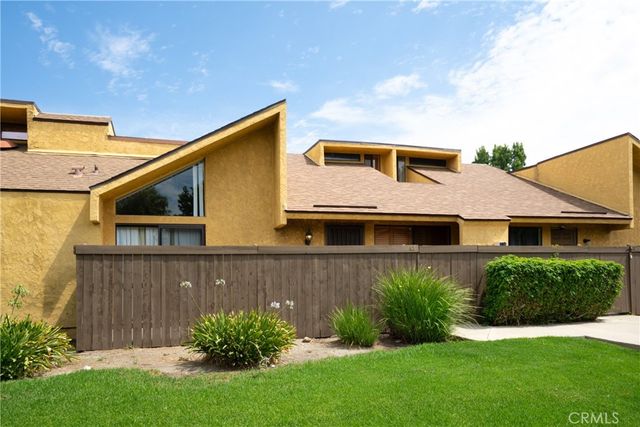 435 W 9th A3, Upland, CA 91786