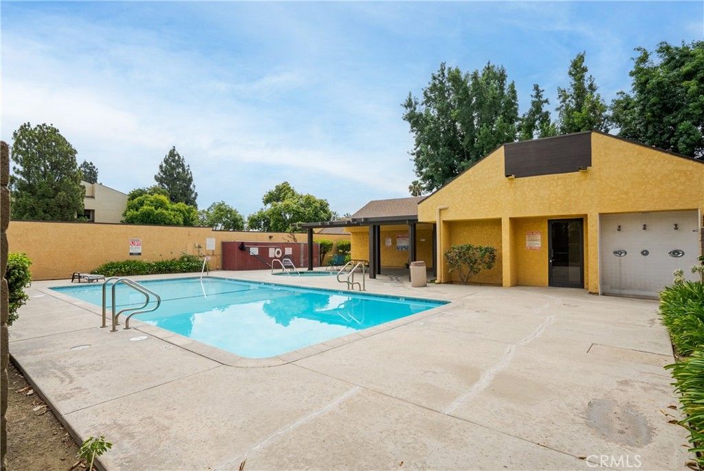 Image 31 of property listing at 435 W 9th A3, Upland, CA 91786