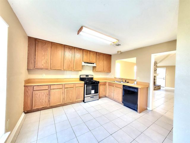 16026 Barbarossa Drive, Houston, TX 77083