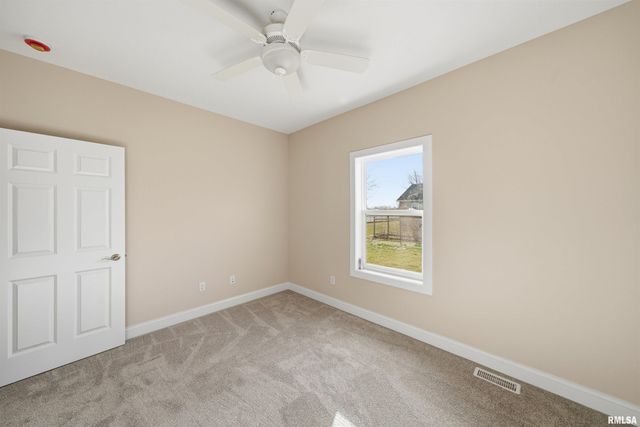 1304 W HILLCREST Drive, Chillicothe, IL 61523