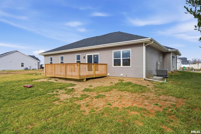 1304 W HILLCREST Drive, Chillicothe, IL 61523