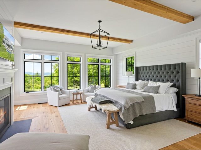 192 Governors Lane, Shelburne, VT 05482