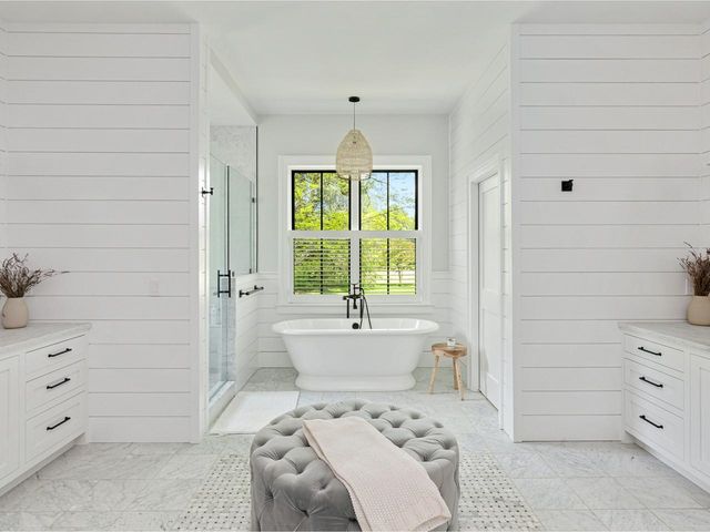 192 Governors Lane, Shelburne, VT 05482