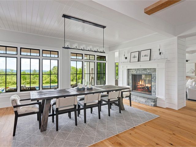 192 Governors Lane, Shelburne, VT 05482