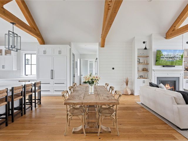 192 Governors Lane, Shelburne, VT 05482