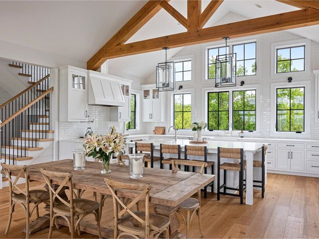 192 Governors Lane, Shelburne, VT 05482